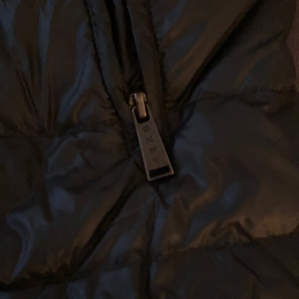 DKNY Lightweight Puffer Coat - Picture 7 of 8
